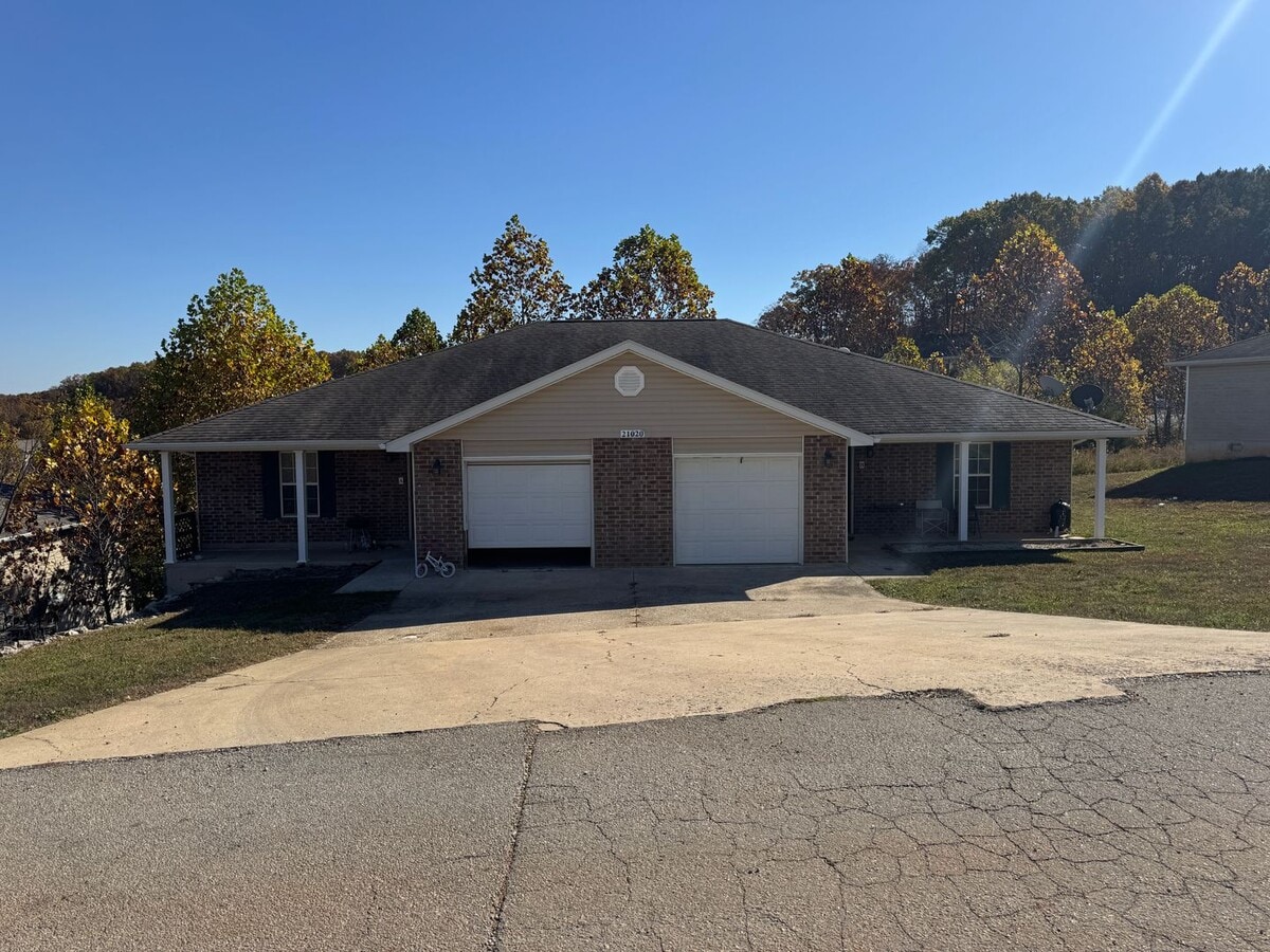 3bed/2bath duplex with garage - 3bed/2bath duplex with garage