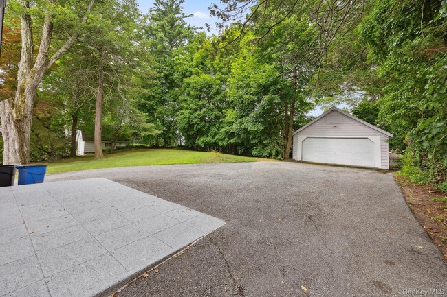 Photo - 1235 Post Rd