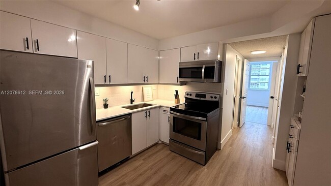 Building Photo - 251 174th St Unit 608