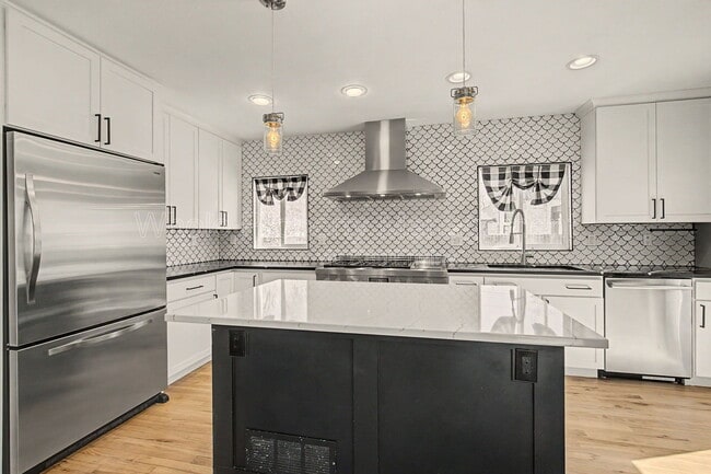 Photo - 2646 S Cherokee St