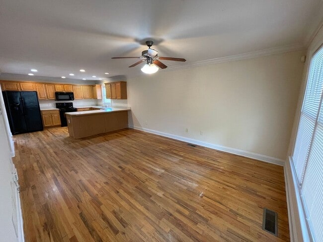 Photo - PRE-LEASING FOR AUGUST 2026!