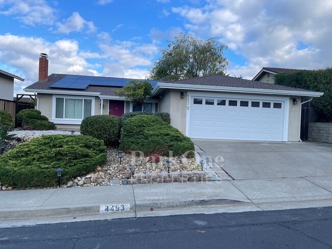 Building Photo - Nicely Update Home Now Available in the Crossings