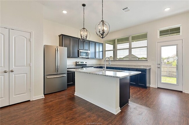 Photo - 2004 Theresa Dr