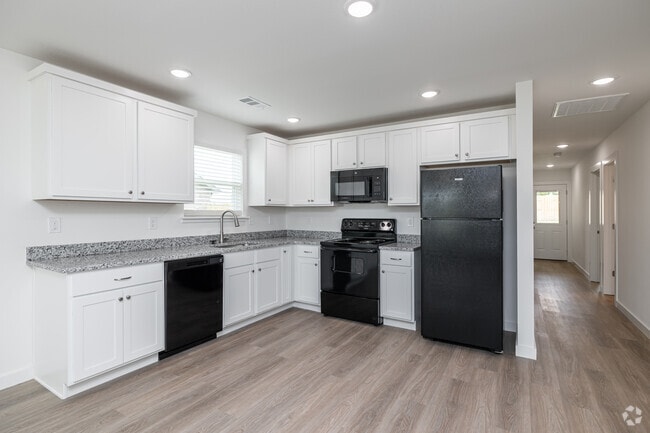 3BR, 2BA - 1,192SF - Kitchen