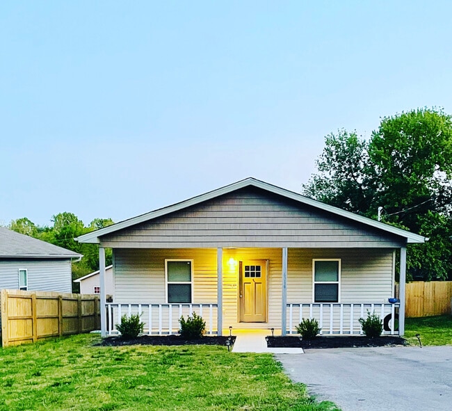 Building Photo - 6016 Kingfish Dr Rental