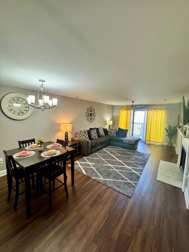 Building Photo - 226 Edgewater Ln Unit Edgewater