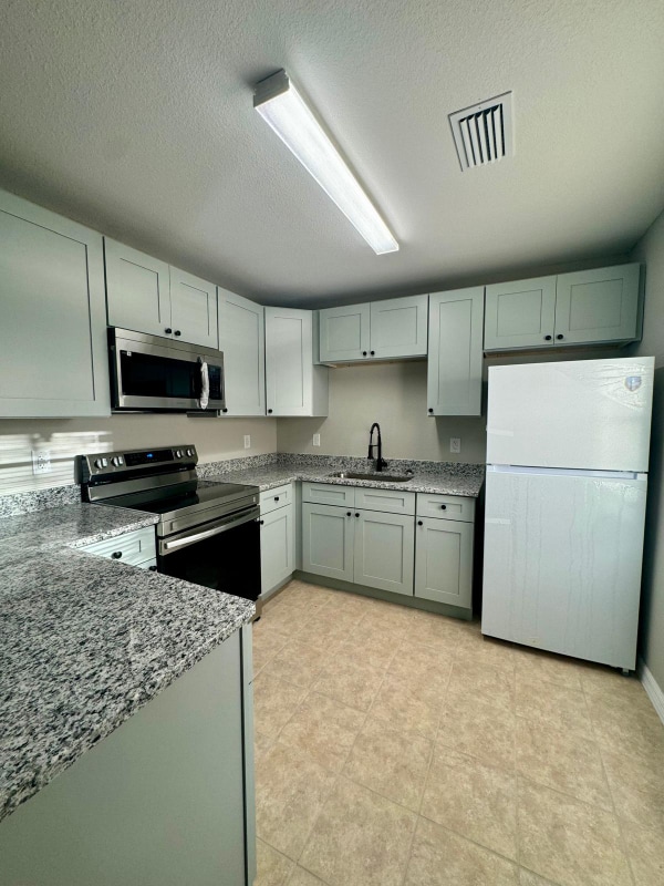 Building Photo - 197 Dairy Rd