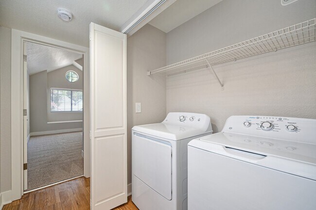 Larkspur Woods Apartment Homes