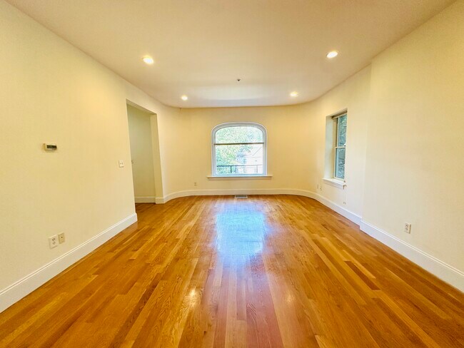 Photo - 10 Selkirk Rd Unit 2