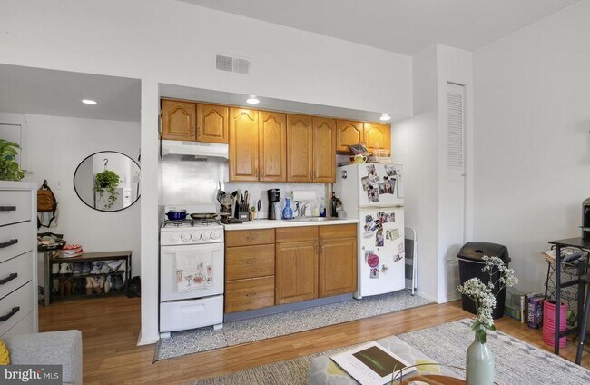 Photo - 2137 Spruce St Unit 7