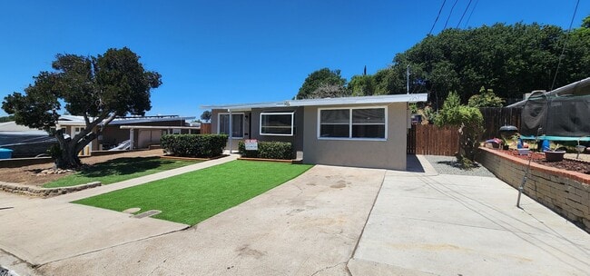 Photo - Spacious 3bdr house near College Grove!