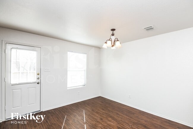 Photo - 6624 Meadow Way Ln