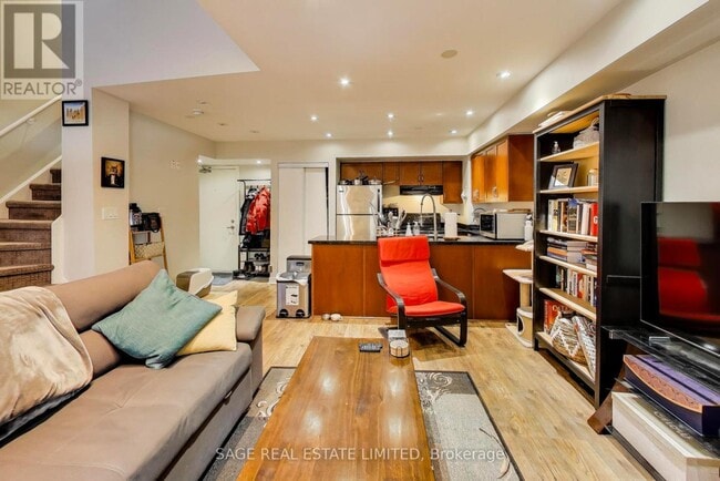 Photo - 21 Earl St Unit 115