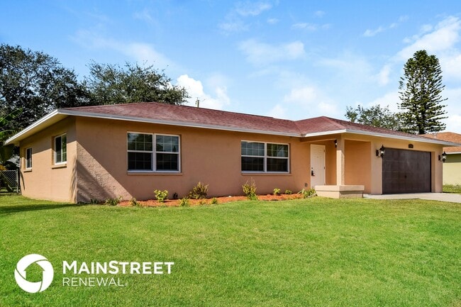 Building Photo - 1326 SW 10th Pl Rental