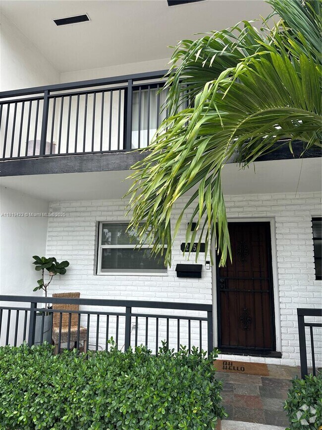 Building Photo - 2159 NE 122nd St Rental