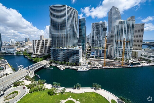 Building Photo - 475 Brickell Ave Unit 2310 Rental