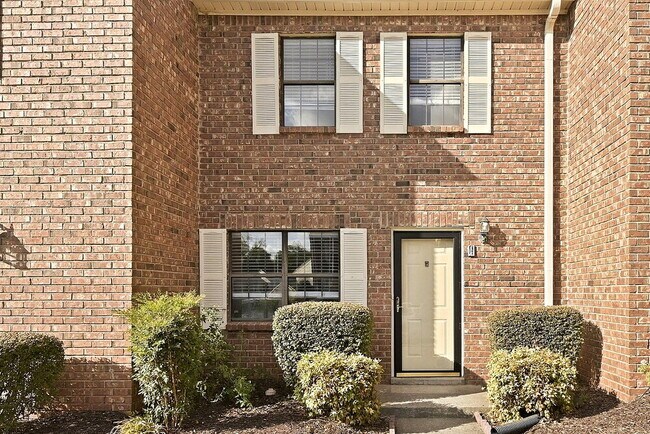 232 Thistle Ln