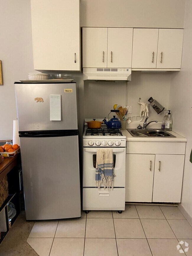 Building Photo - 1 bedroom in Boston MA 02120 Unit 4 Rental