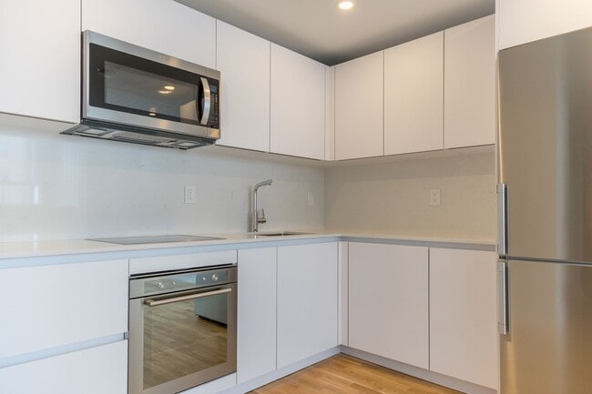 Building Photo - 730 St Clarens Ave Unit 1806