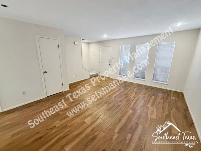 Photo - 6630 Lexington Dr