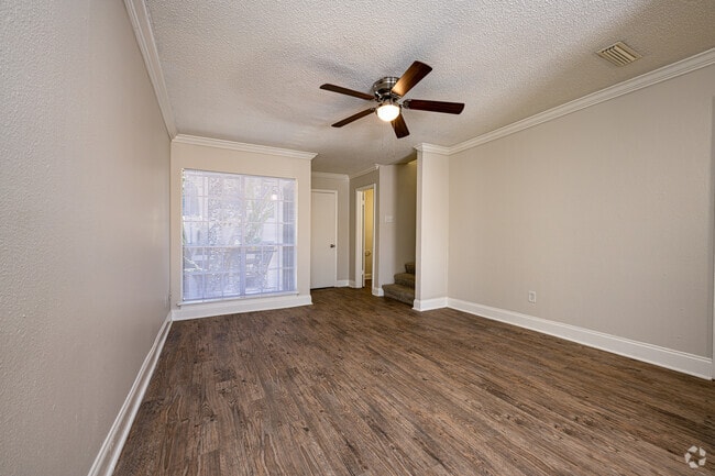 2BR, 1.5BA Townhouse - 982SF - Living Room