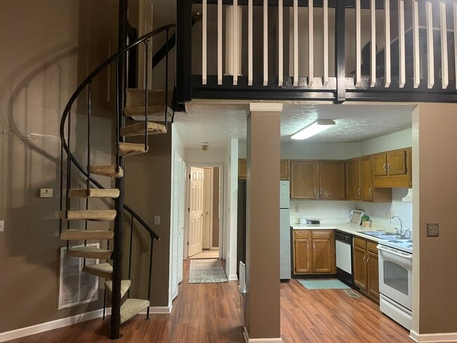 Photo - 1109 Waggoner Ct W Unit 1109