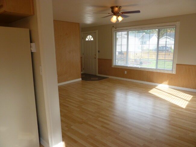 Photo - 4335 Batting St NE