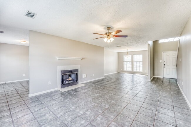 Photo - 28710 Sedgefield St