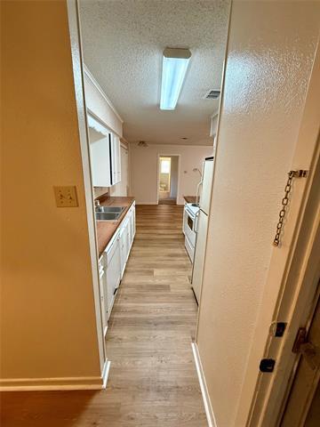 Photo - 124 Poinsettia Cir