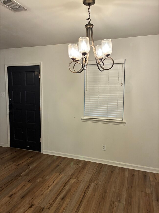 Building Photo - 20 Rosemunn Dr Unit A