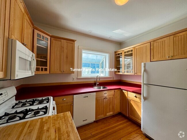 Building Photo - 16 Chetwynd Rd Unit 1 Rental