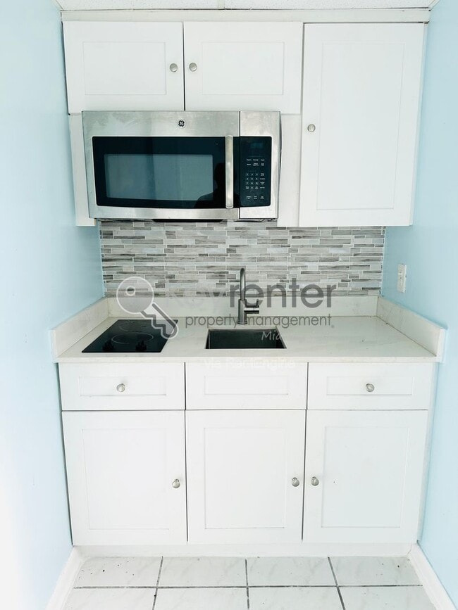 Photo - 740 NE 130th St