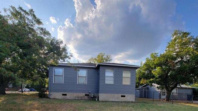 Photo - 1028 Ellingson Ln