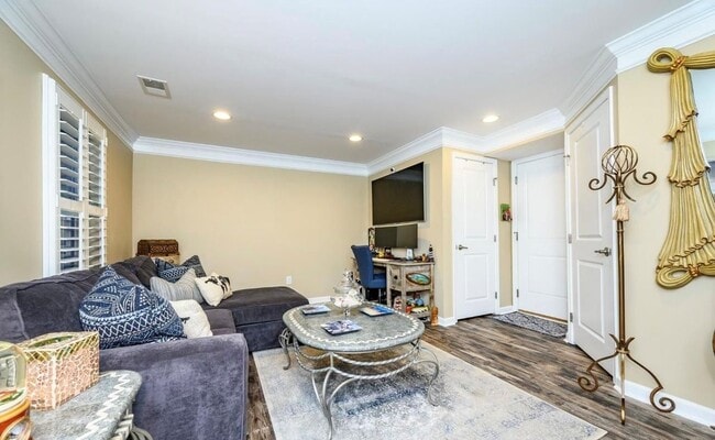 Photo - 303 Bayside Ct