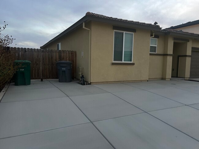 Photo - 2067 Greenbriar Dr