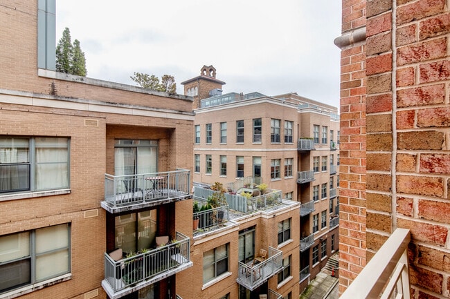 Photo - 2400 M St NW Unidad FL7-ID1209