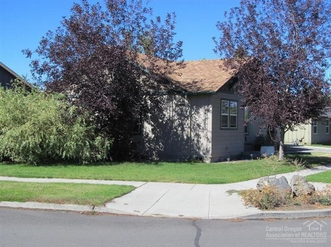 Photo - 62593 Hawkview Road