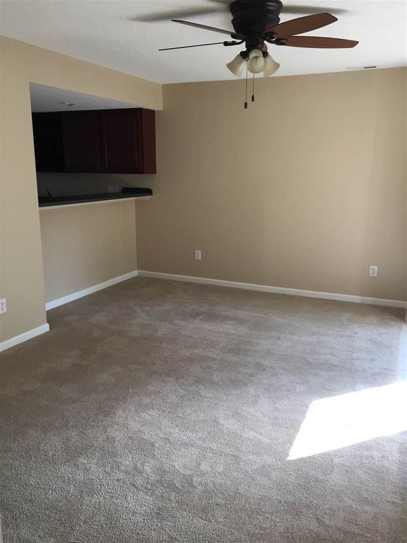 Photo - 2 bedroom Townhome: Oaklawn Park!