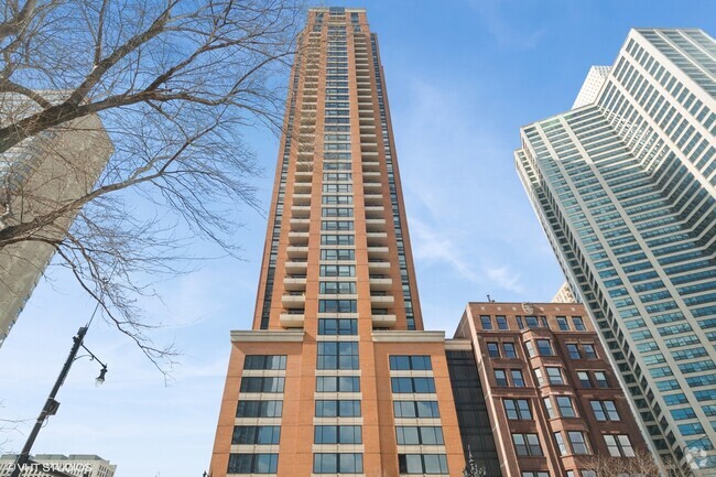 Building Photo - 1160 S Michigan Ave Rental