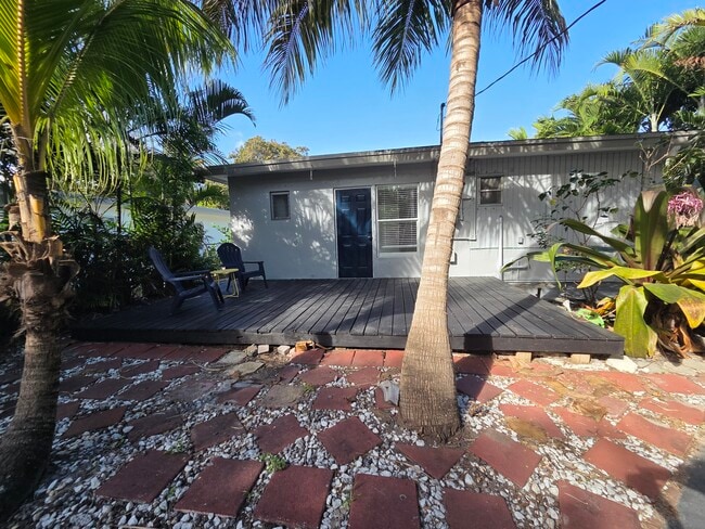 Photo - 902 NE 40th St Unit 2