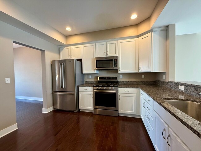 Photo - 2564 W Towne St