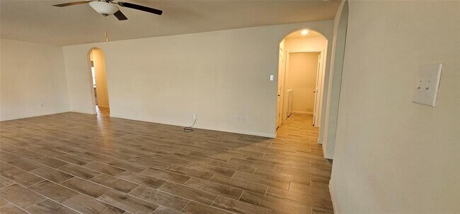 Photo - 161 Allington Cir