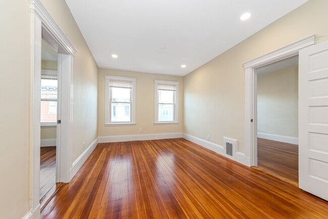 Photo - 42-46 Brackett Street - 44 Bracket Street-3 Unit 3