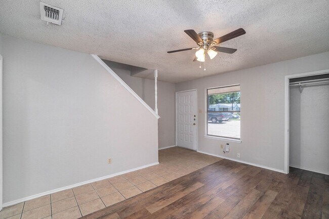 Photo - 3301 Aurora St Unit B