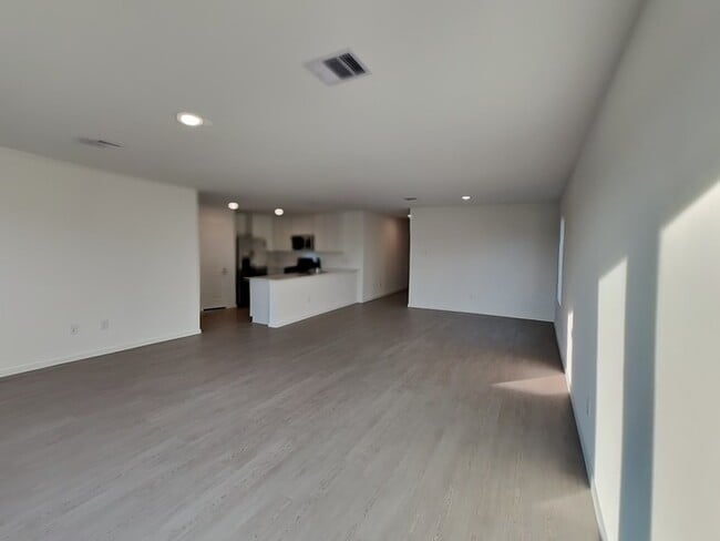 Photo - 417 Texas Pecan Dr