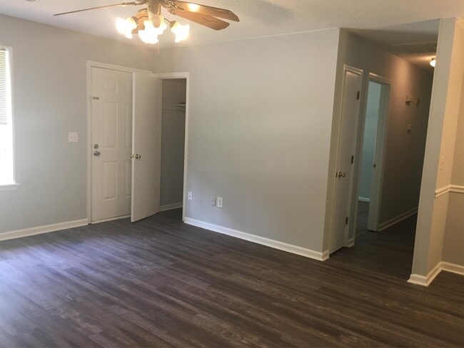 Photo - 101 Brandon Ln