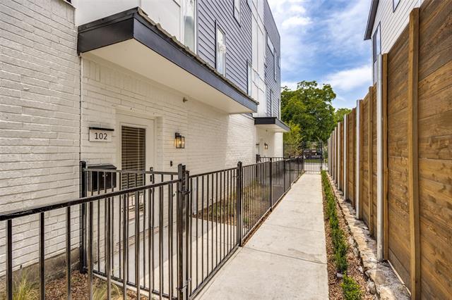 Building Photo - 5633 Live Oak St Unit 102