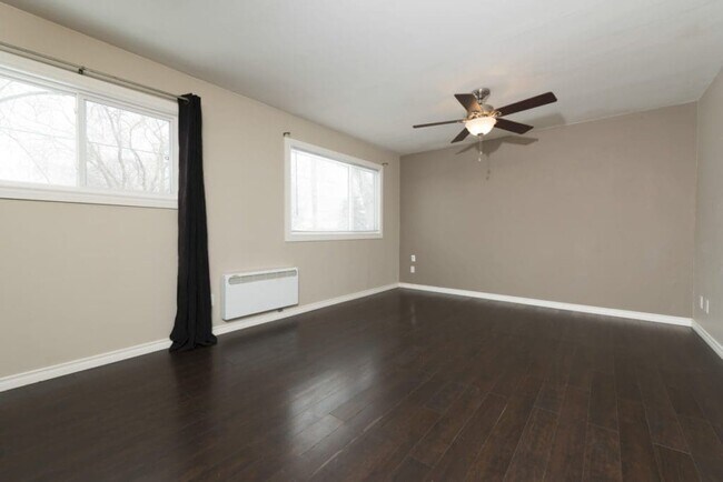 Photo - Warren Apartments