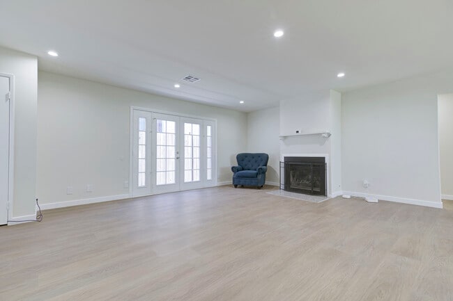 Photo - 7710 Wentworth St