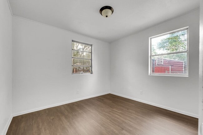 Photo - 503 W 16th St